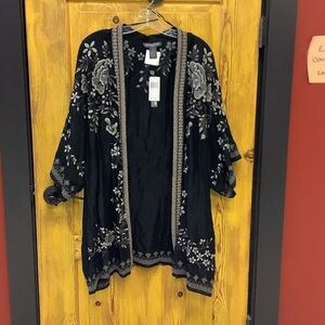 Chelsea & Theodore Black Floral Embroidered Blouse